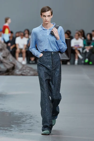 Look 4